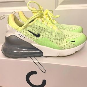 Like new W Air Max 270 rare color